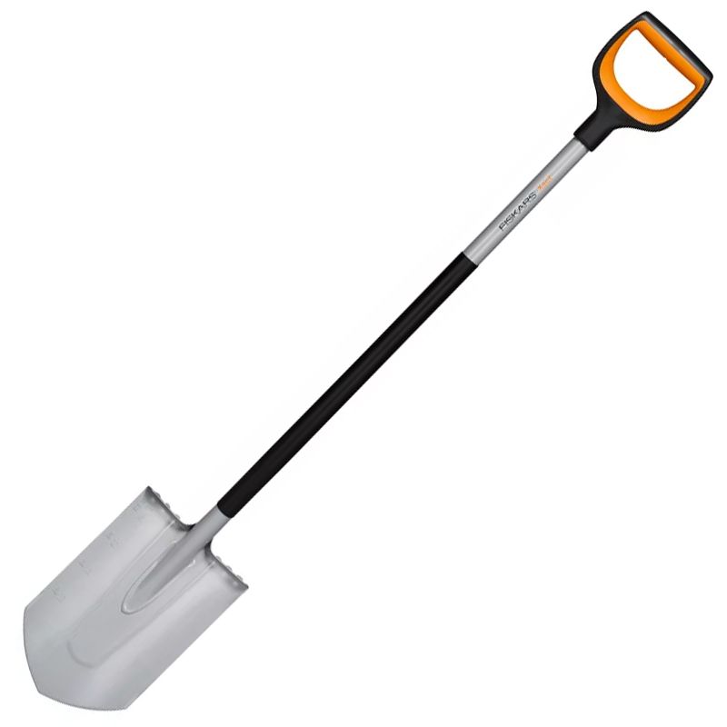 FISKARS 1066729 ÁSÓ EDZET ACÉL NYELEZETT  KERTI- ÉS TEREPSZERSZÁMOK